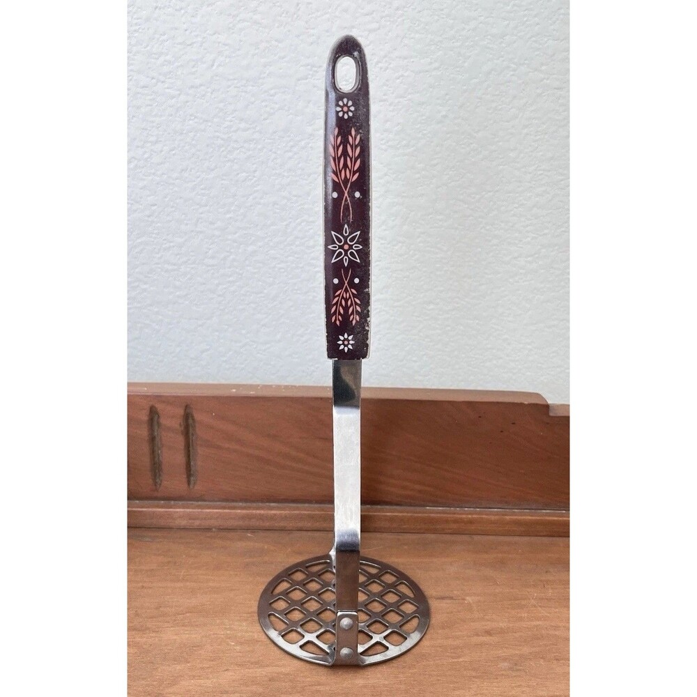 EKCO Flint Arrowhead - Potato Masher in Harvest Wheat Dark Brown